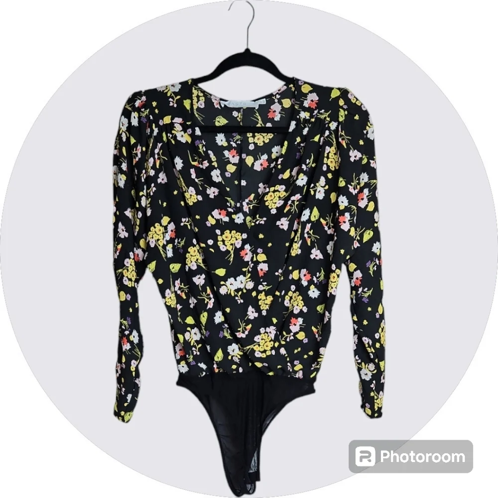 ASTR The Label Blouse Bodysuit Floral Size Small Black